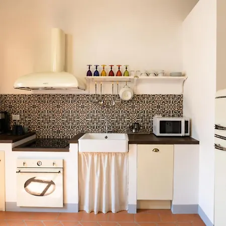 Апартаменты Podere Di Montecchio *