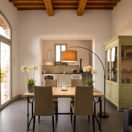 Podere Di Montecchio 아파트